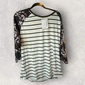 Lularoe Women's Randy Baseball Black & White Stripe & Floral Print Size 2XL-NWT